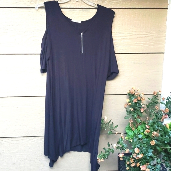 Heart & Hips Black Cold Shoulder Dress Short Sleeve V-Neck Zip NWT Women - Picture 2 of 6